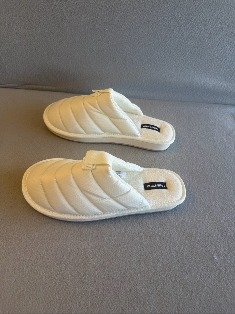 Lands' End Women's Quilted Cream Slide Slippers 10